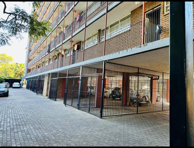 2 BEDROOM APARTMENT FOR SALE IN ARCADIA